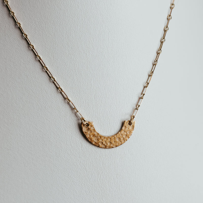 Curvy Necklace