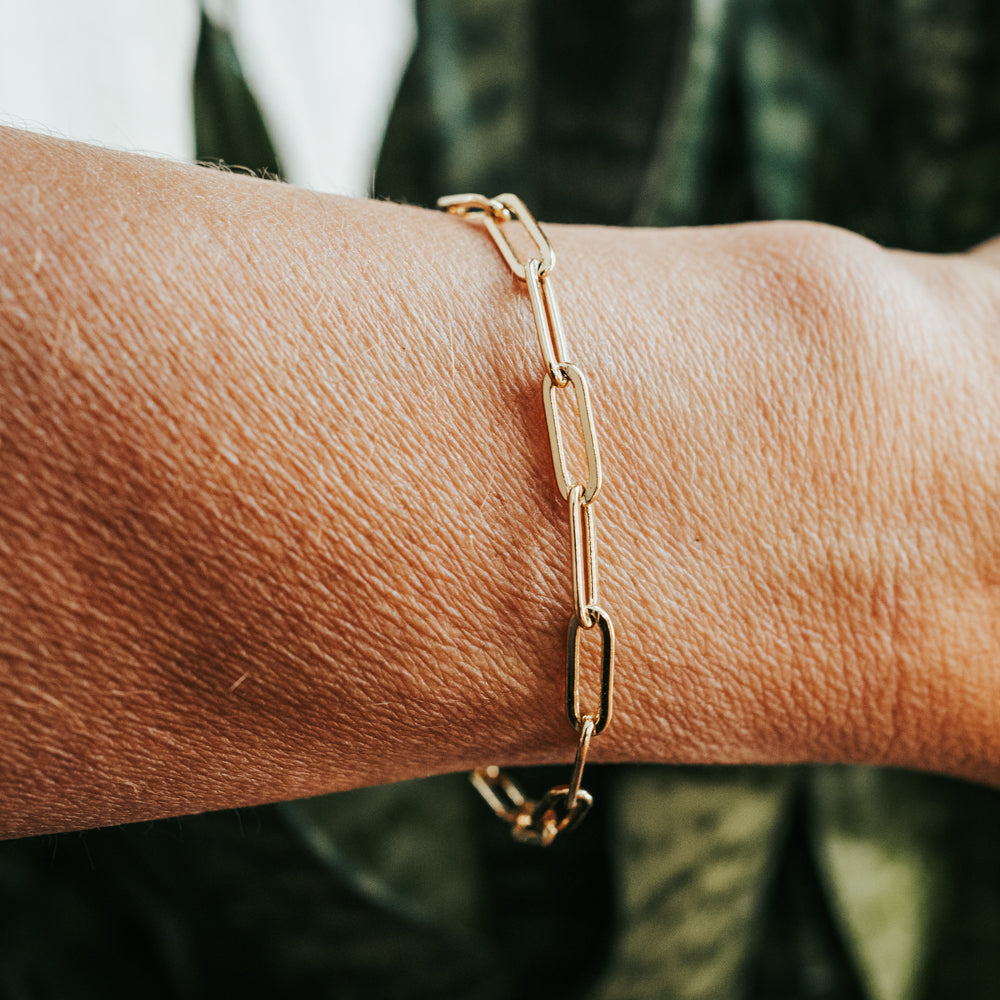 Pulsera de cadena chapada en oro con clip y cierre magnético