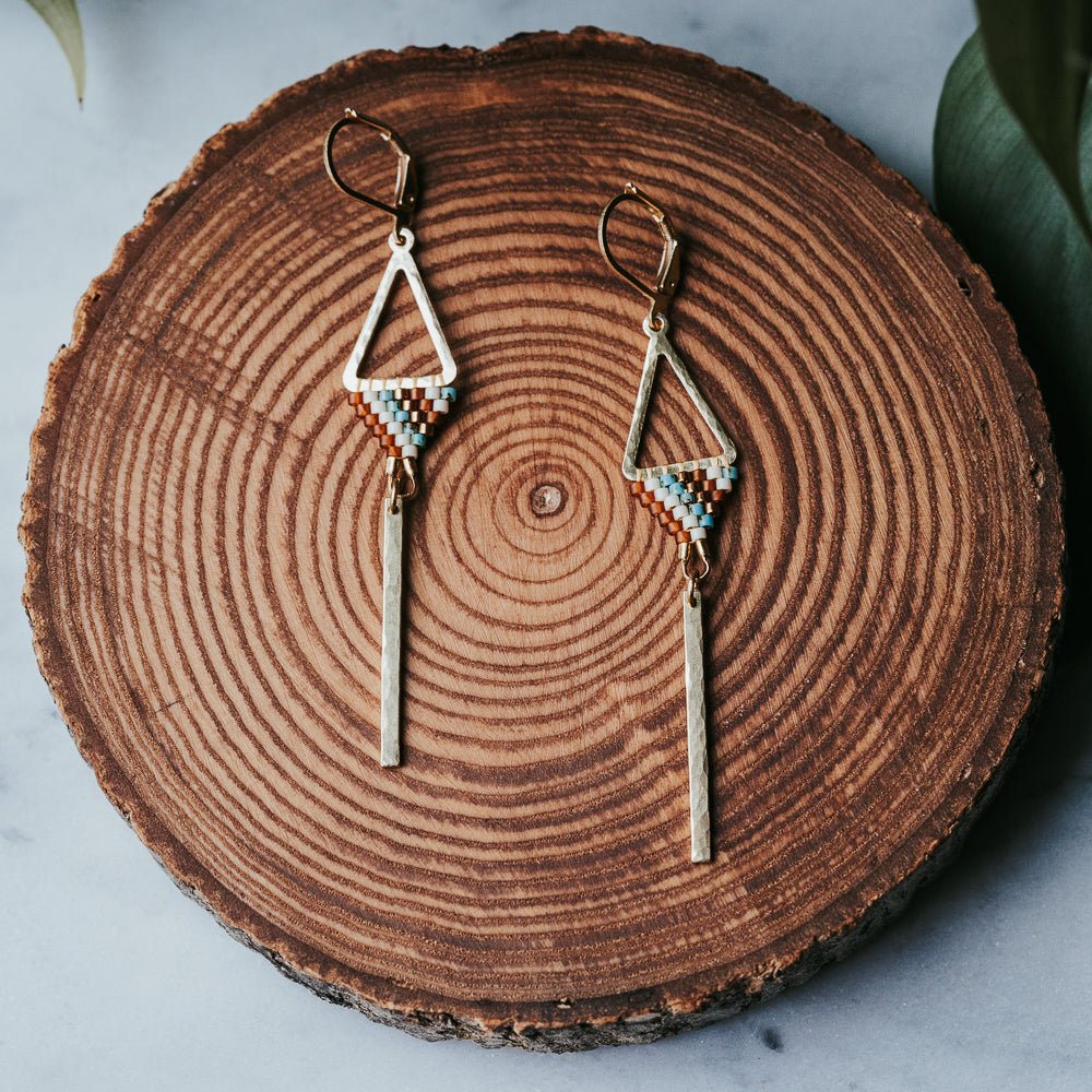 Pendientes triangulares de cuentas con estilo vintage