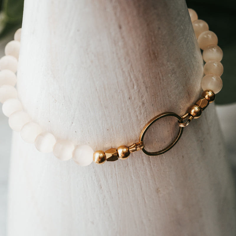 Circle Accent Gemstone Bracelet | Black Striped Agate