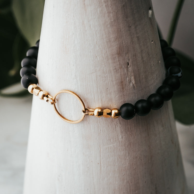 Circle Accent Gemstone Bracelet | Black Striped Agate